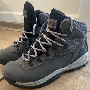 Columbia Newton Ridge Women’s Waterproof Hiking Boots